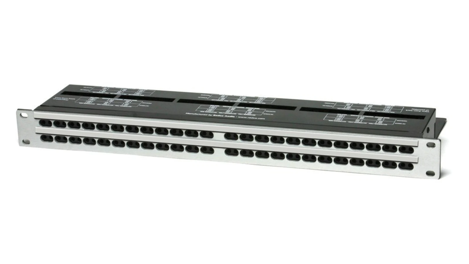 Patchbay Redco R-196 D25: roteamento limpo via DB25 no rack do estúdio